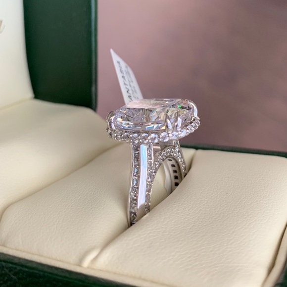 Stunning Elongated Cushion Cut 14k white gold Ring - Picture 4 of 8